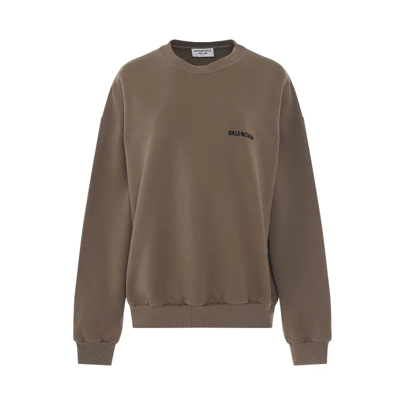 Fleece Back Logo Regular Crewneck in Taupe