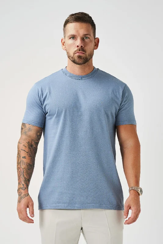 PREMIUM BASICS T-SHIRT - STEEL BLUE